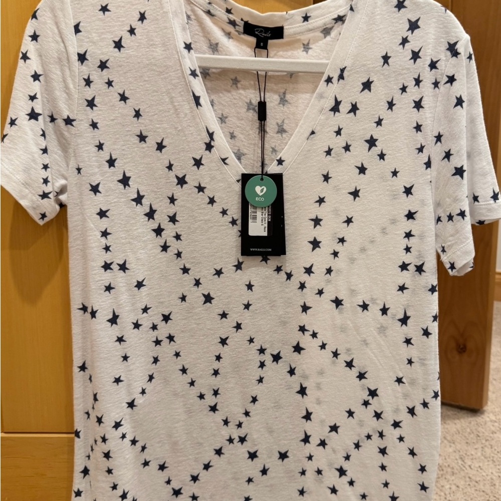 Classic RAILS V-Neck T-Shirt SIZE SMALL